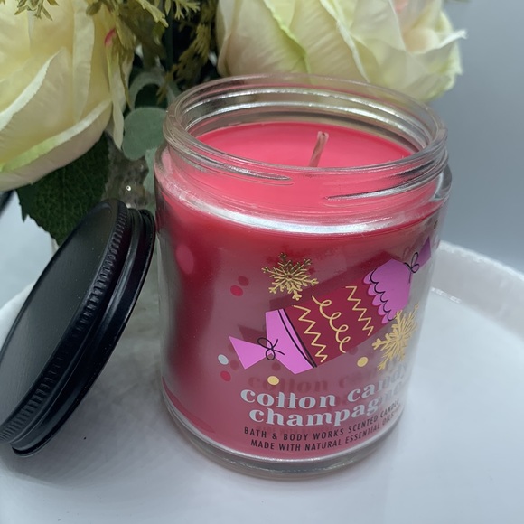 Bath & Body Works Cotton Candy Champagne Signature Single Wick Candle - Picture 3 of 4